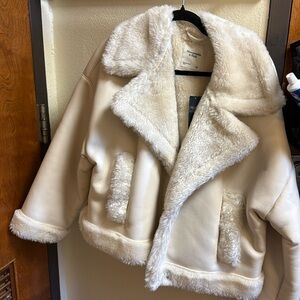 NWT Abercrombie & Fitch White Faux Leather Faux Fur Penny Coat Wmns L